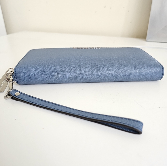 Michael Kors Saffiano Leather Continental Wallet - Picture 5 of 13